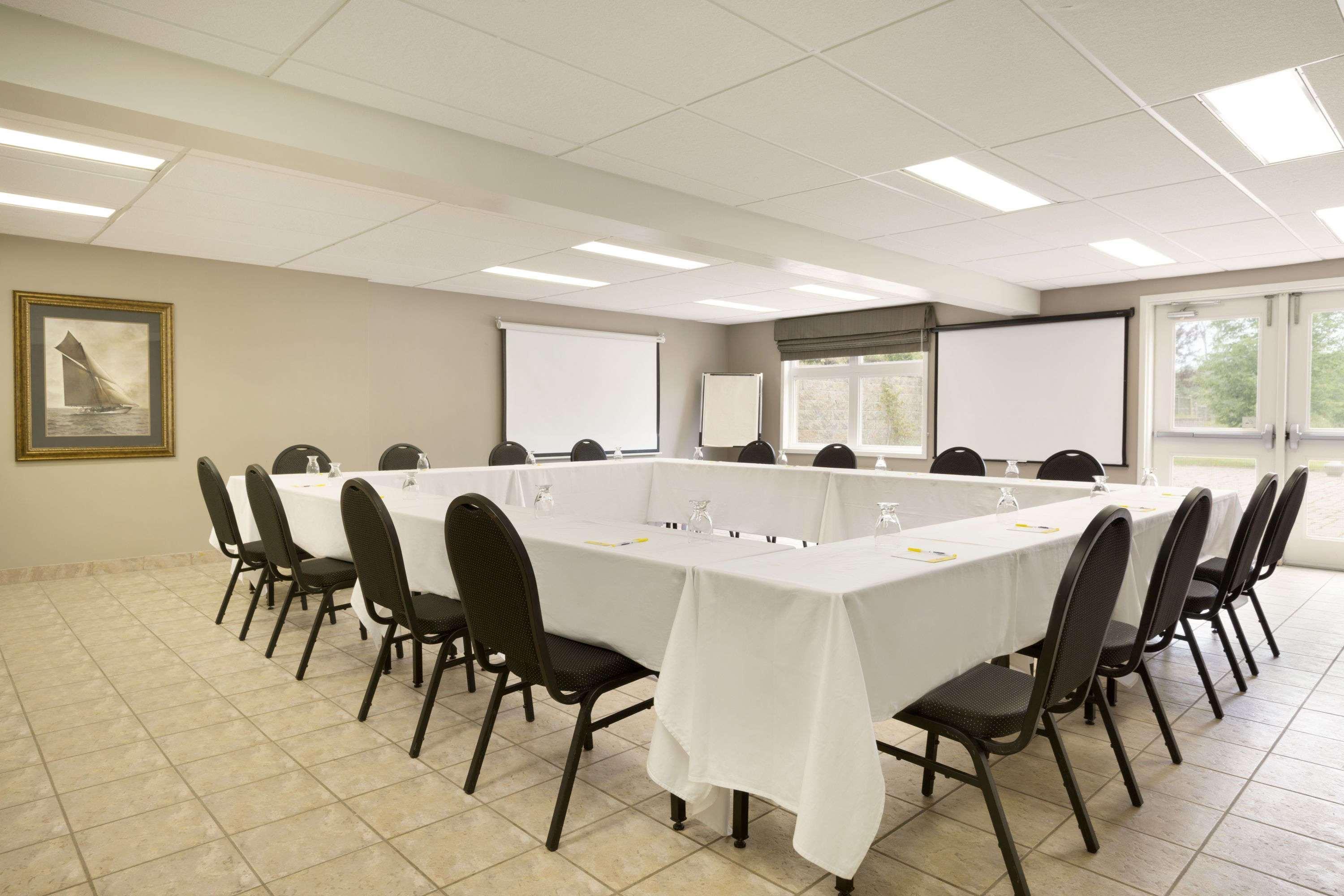 Days Inn By Wyndham Orillia Εξωτερικό φωτογραφία