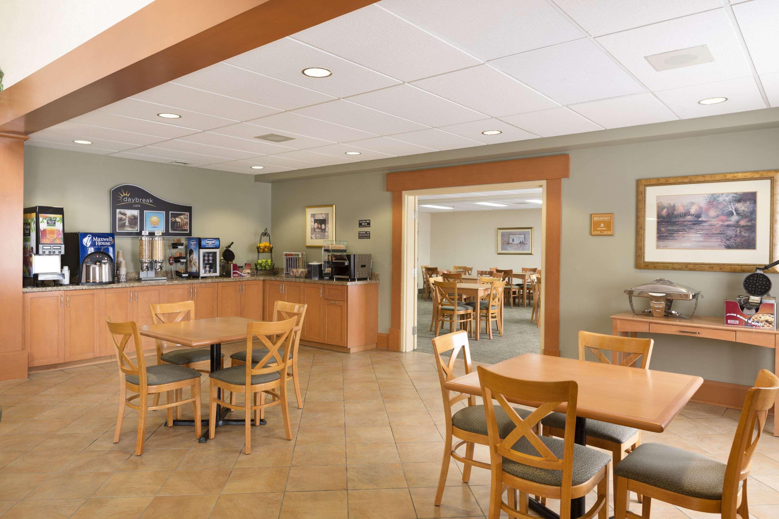 Days Inn By Wyndham Orillia Εξωτερικό φωτογραφία