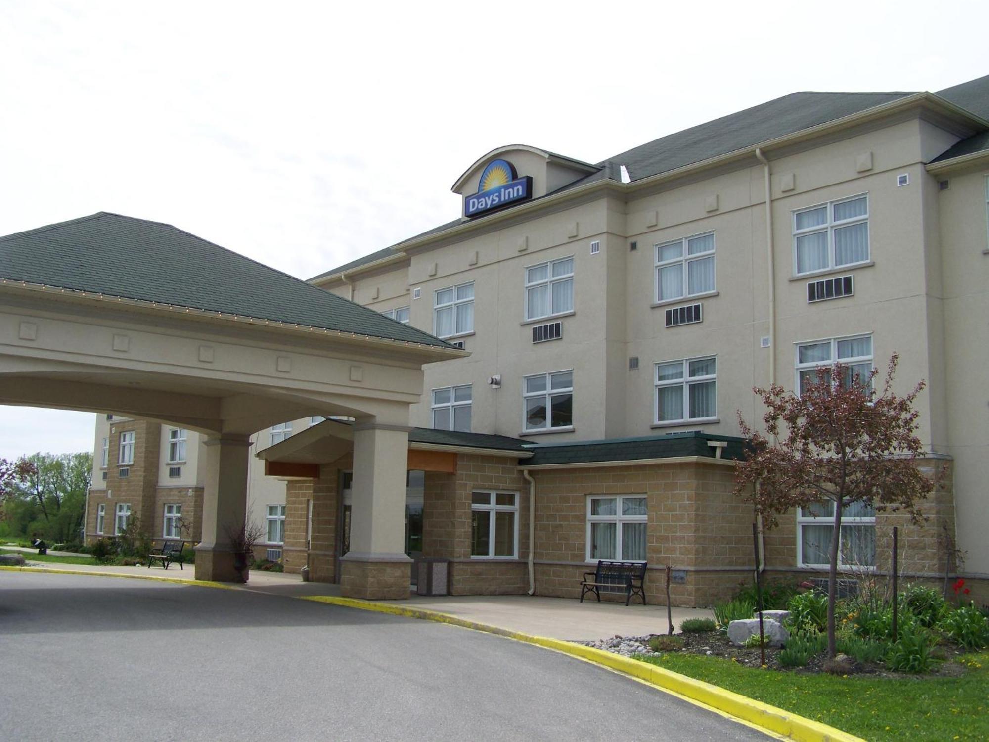 Days Inn By Wyndham Orillia Εξωτερικό φωτογραφία