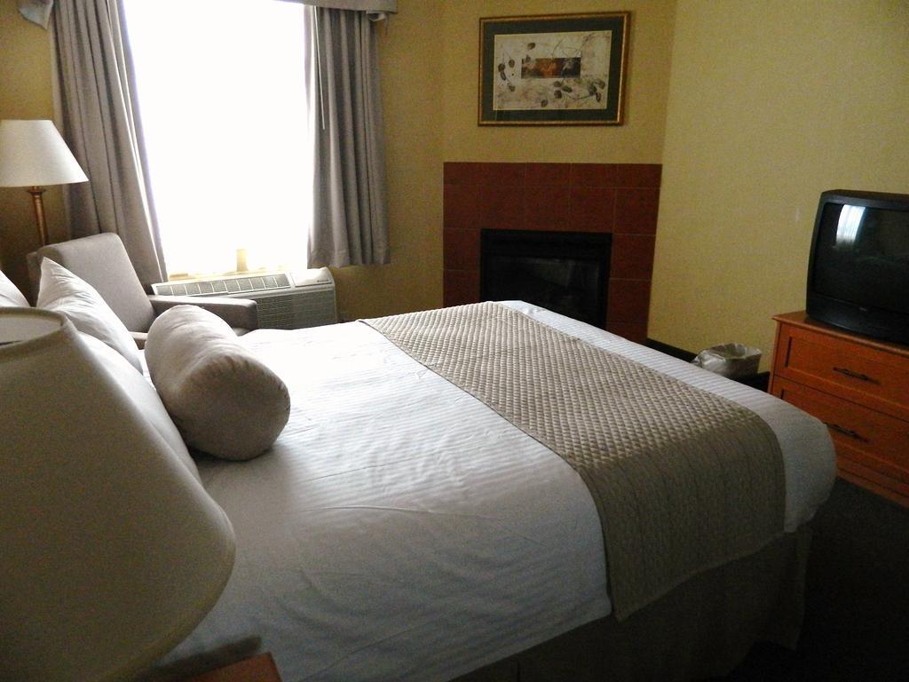Days Inn By Wyndham Orillia Δωμάτιο φωτογραφία